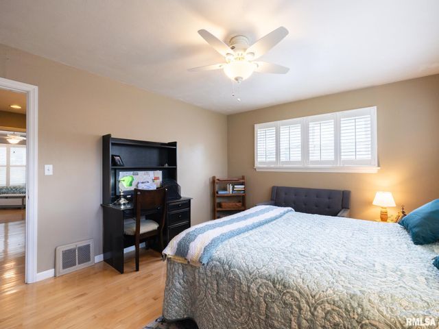 420 W RIDGEMONT Road, Peoria, IL 61614