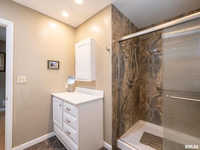420 W RIDGEMONT Road, Peoria, IL 61614
