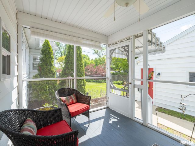 420 W RIDGEMONT Road, Peoria, IL 61614
