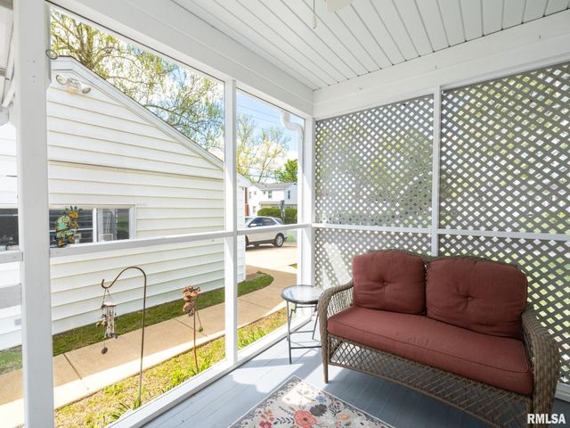 420 W RIDGEMONT Road, Peoria, IL 61614