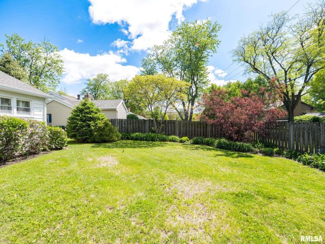 420 W RIDGEMONT Road, Peoria, IL 61614