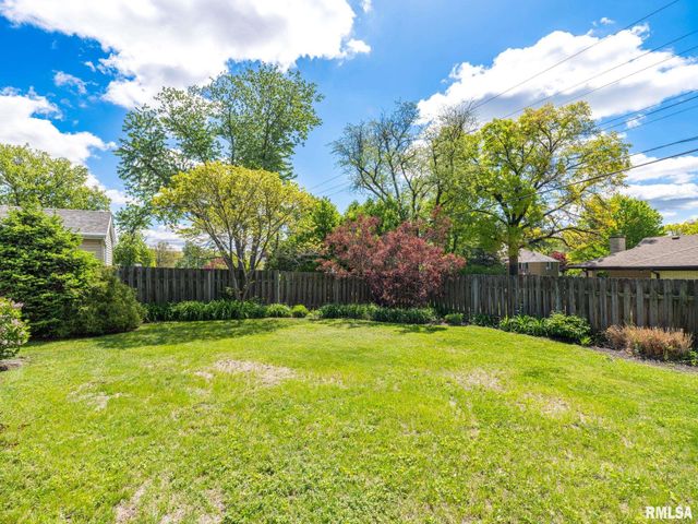 420 W RIDGEMONT Road, Peoria, IL 61614