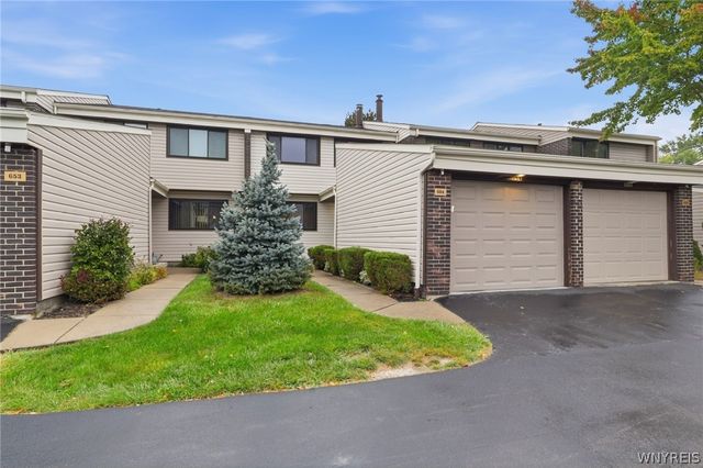 654 Honeydale Court, Amherst, NY 14051