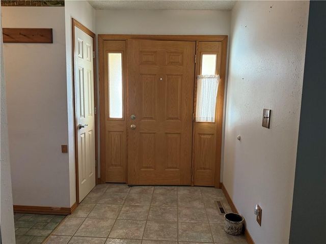 808 Redbud Lane, Frontenac, KS 66763