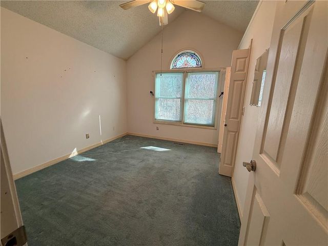 808 Redbud Lane, Frontenac, KS 66763