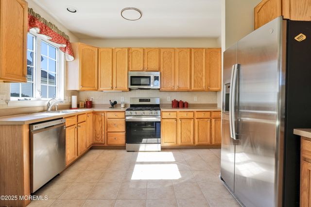 21 Pancoast Road, Waretown, NJ 08758