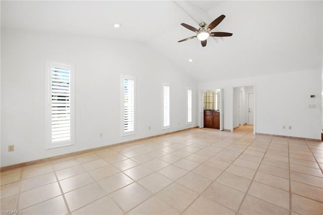 3066 Round Table LN, Naples, FL 34112