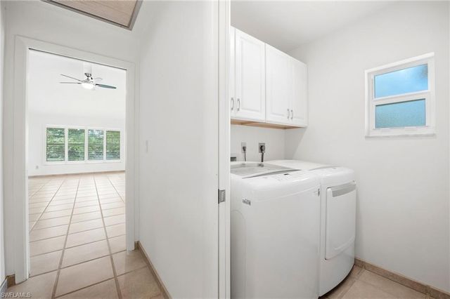 3066 Round Table LN, Naples, FL 34112