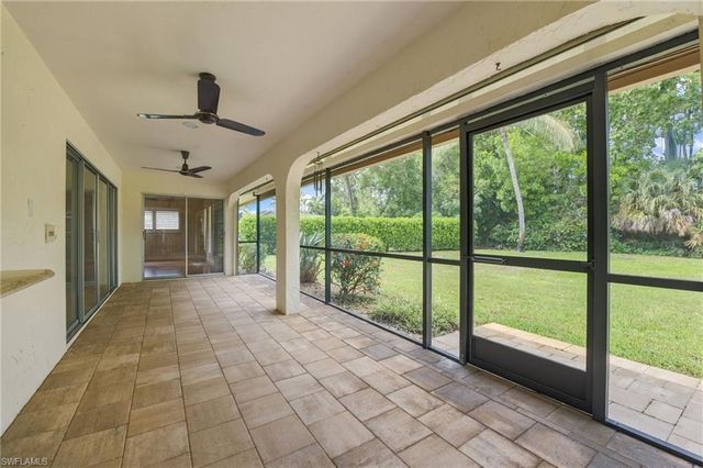 3066 Round Table LN, Naples, FL 34112