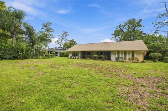 3066 Round Table LN, Naples, FL 34112