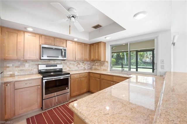 3066 Round Table LN, Naples, FL 34112