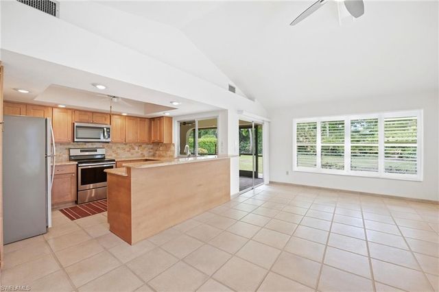3066 Round Table LN, Naples, FL 34112