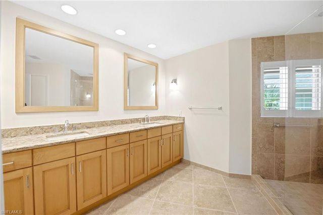 3066 Round Table LN, Naples, FL 34112