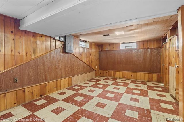 2214 N Lafayette Street, Dearborn, MI 48128