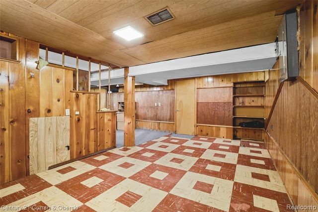 2214 N Lafayette Street, Dearborn, MI 48128