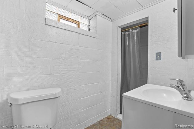 2214 N Lafayette Street, Dearborn, MI 48128