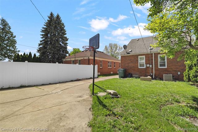 2214 N Lafayette Street, Dearborn, MI 48128