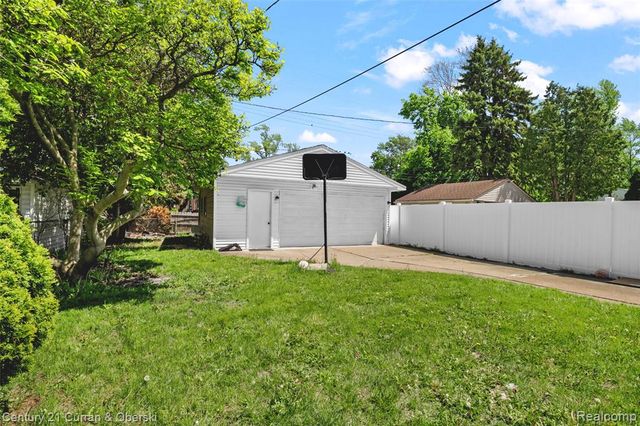 2214 N Lafayette Street, Dearborn, MI 48128