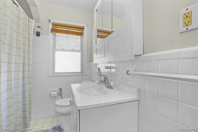 2214 N Lafayette Street, Dearborn, MI 48128
