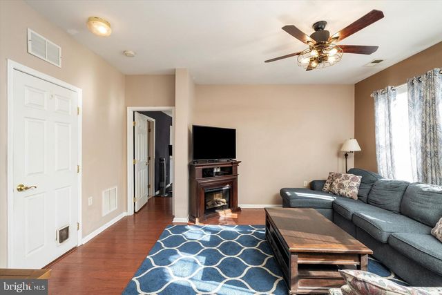 41 BURHOLME DR, Hamilton, NJ 08691