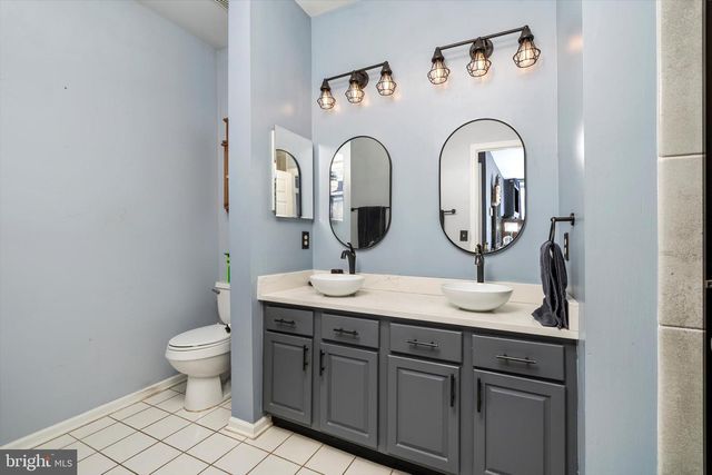 41 BURHOLME DR, Hamilton, NJ 08691