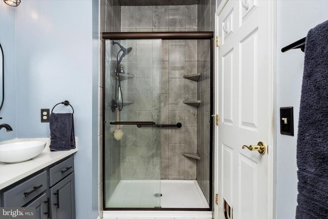 41 BURHOLME DR, Hamilton, NJ 08691