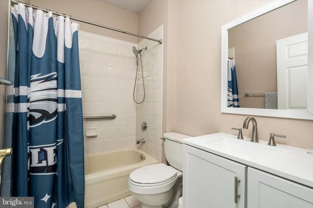 41 BURHOLME DR, Hamilton, NJ 08691