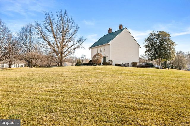 41 BURHOLME DR, Hamilton, NJ 08691