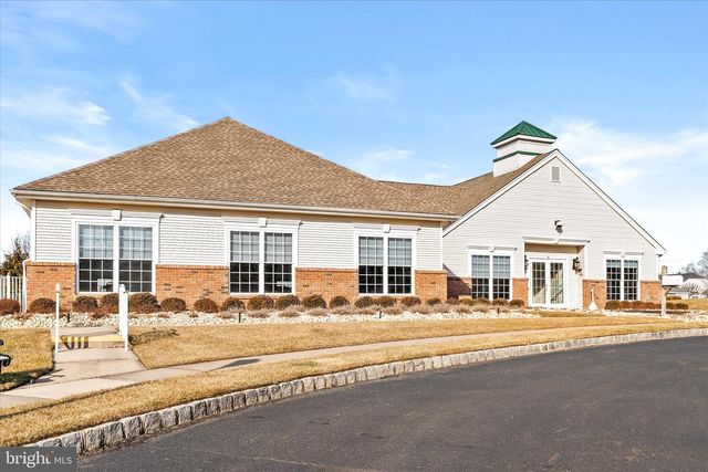 41 BURHOLME DR, Hamilton, NJ 08691