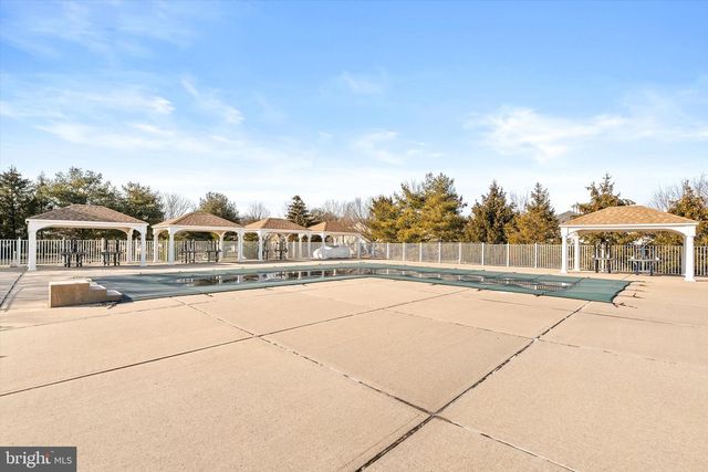 41 BURHOLME DR, Hamilton, NJ 08691