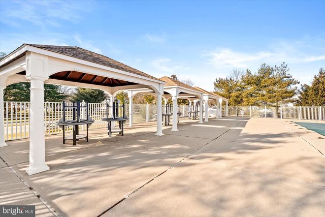 41 BURHOLME DR, Hamilton, NJ 08691