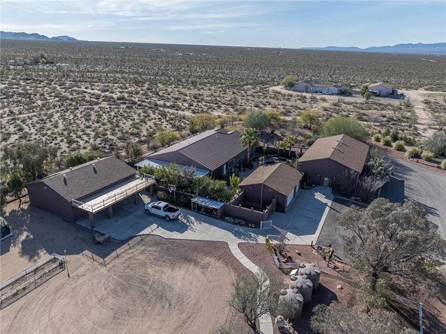 14158 S Calabasas Road, Yucca, AZ 86438