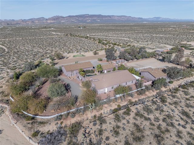 14158 S Calabasas Road, Yucca, AZ 86438