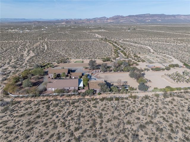 14158 S Calabasas Road, Yucca, AZ 86438