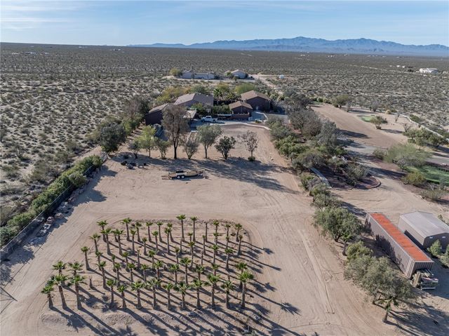 14158 S Calabasas Road, Yucca, AZ 86438