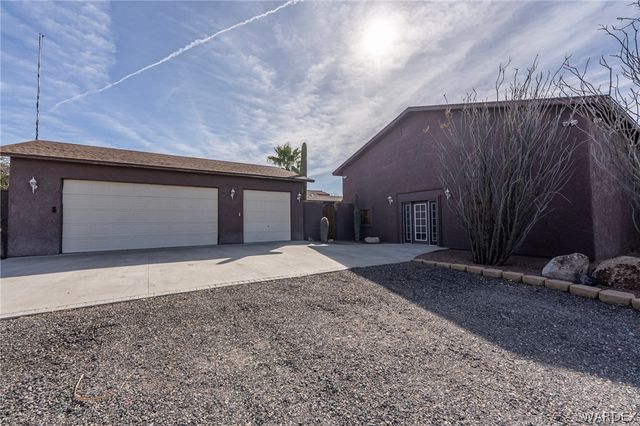 14158 S Calabasas Road, Yucca, AZ 86438