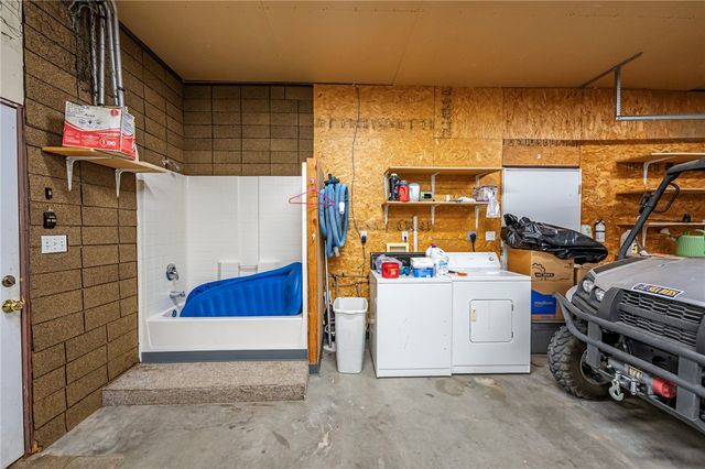 14158 S Calabasas Road, Yucca, AZ 86438