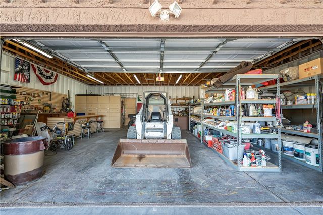 14158 S Calabasas Road, Yucca, AZ 86438