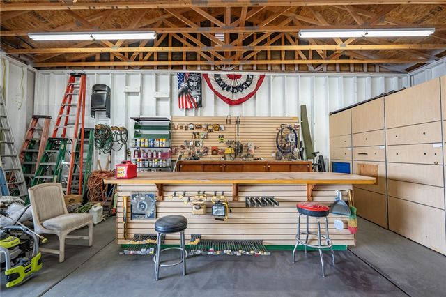 14158 S Calabasas Road, Yucca, AZ 86438