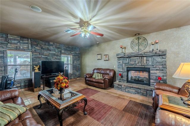 14158 S Calabasas Road, Yucca, AZ 86438