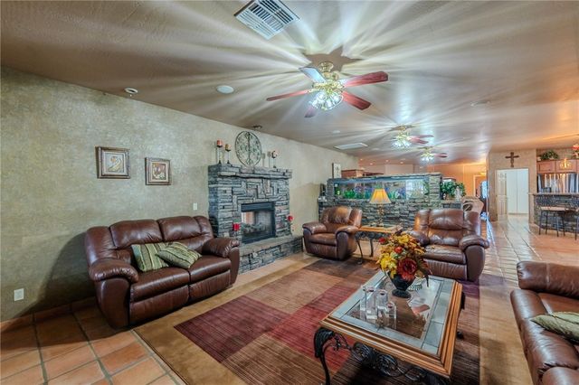 14158 S Calabasas Road, Yucca, AZ 86438