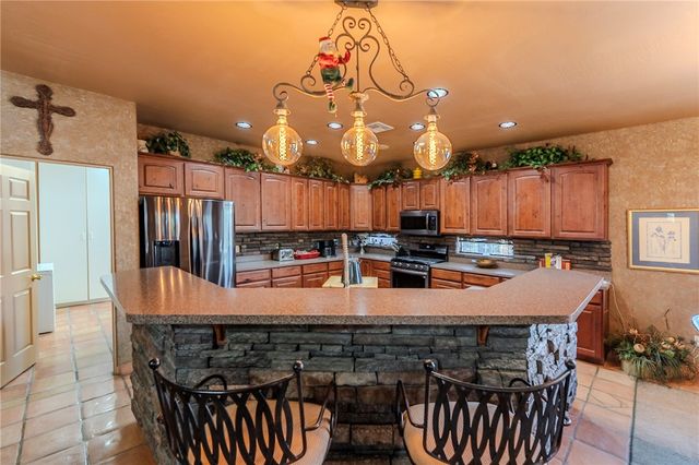 14158 S Calabasas Road, Yucca, AZ 86438