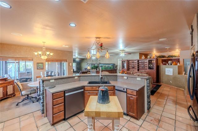 14158 S Calabasas Road, Yucca, AZ 86438