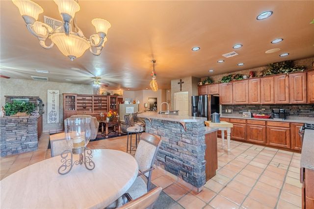 14158 S Calabasas Road, Yucca, AZ 86438