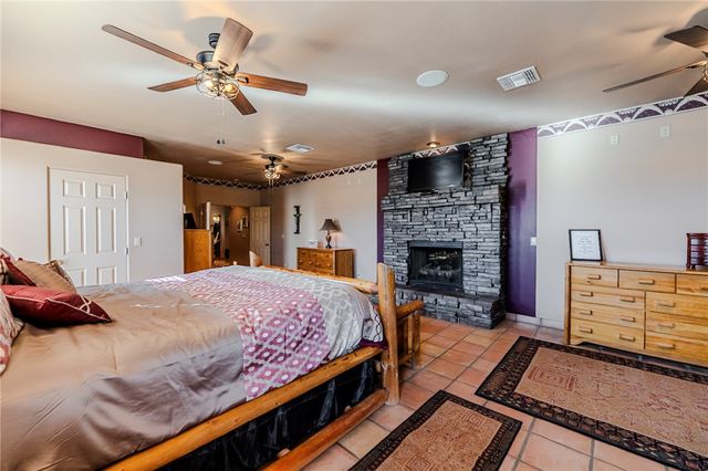 14158 S Calabasas Road, Yucca, AZ 86438