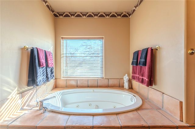 14158 S Calabasas Road, Yucca, AZ 86438