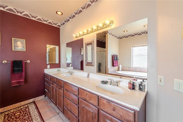 14158 S Calabasas Road, Yucca, AZ 86438