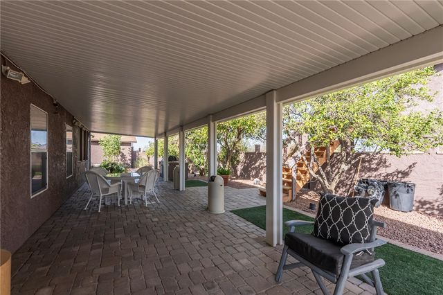 14158 S Calabasas Road, Yucca, AZ 86438