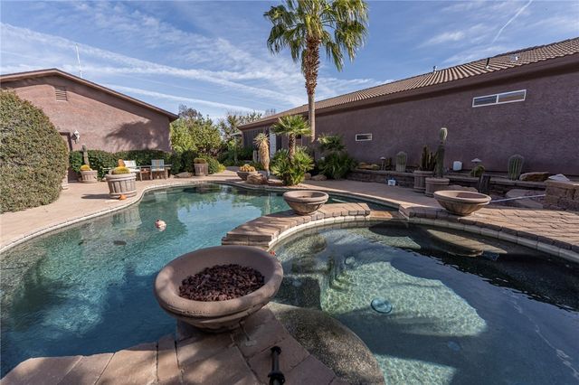 14158 S Calabasas Road, Yucca, AZ 86438