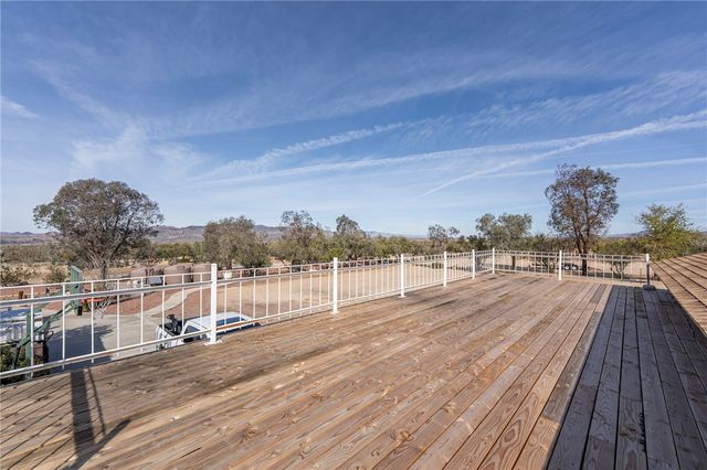 14158 S Calabasas Road, Yucca, AZ 86438